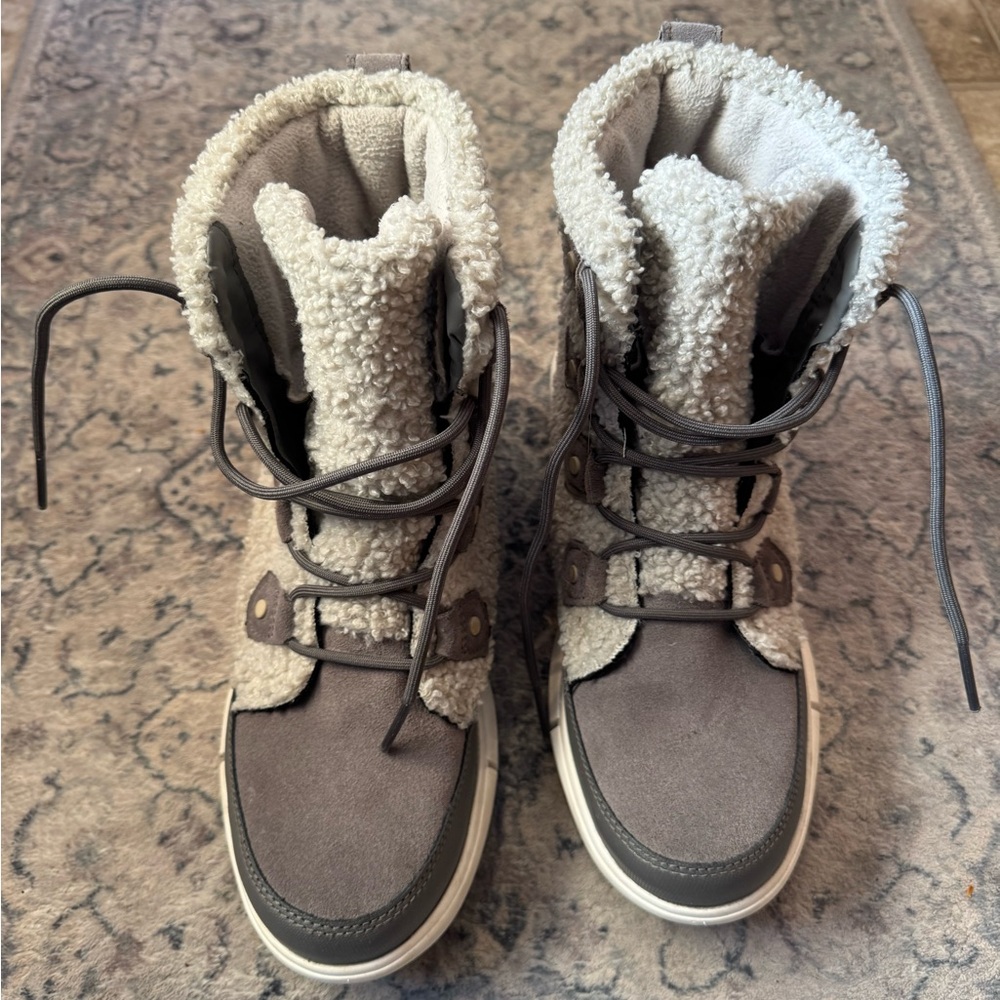 Sorel Gray and Cream Winter Boots